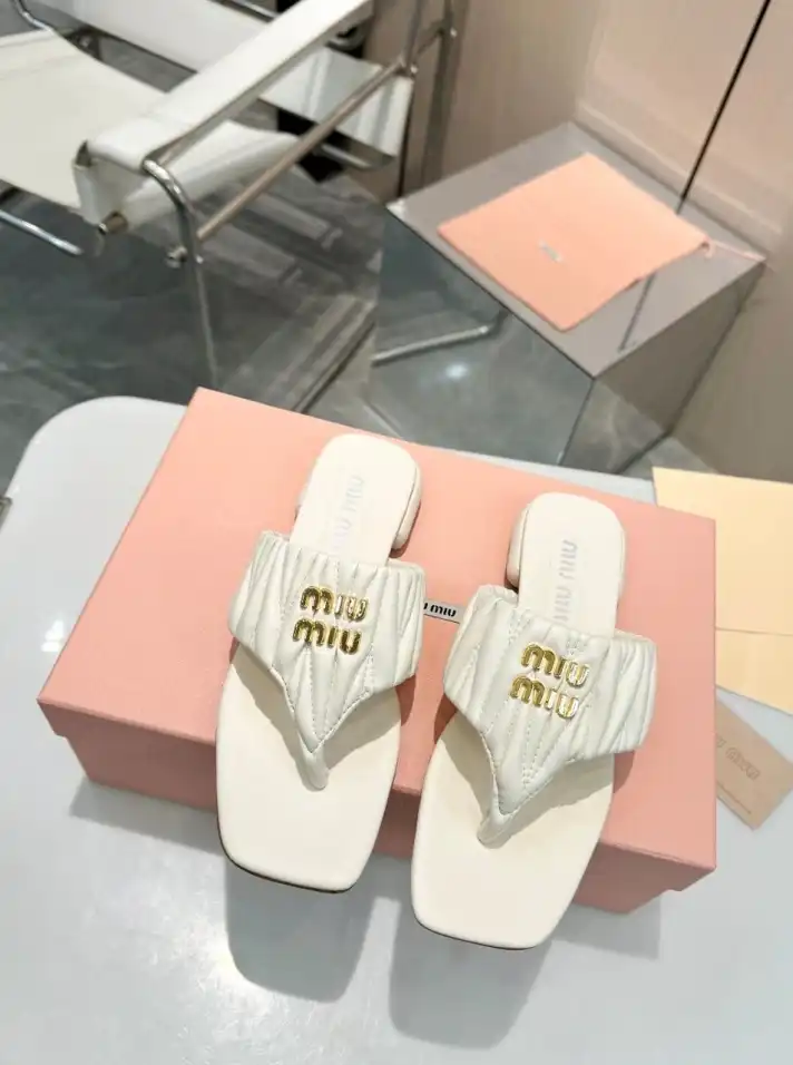 hype Miu Miu Slippers