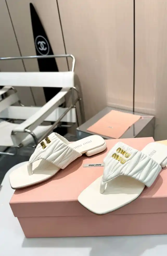 hype Miu Miu Slippers