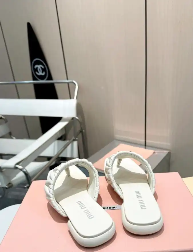 hype Miu Miu Slippers