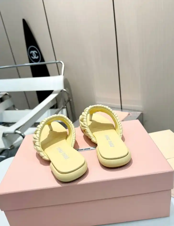 hype Miu Miu Slippers