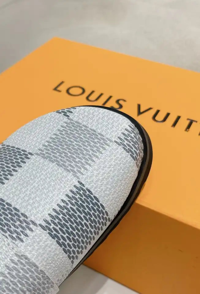 hype LV Slippers