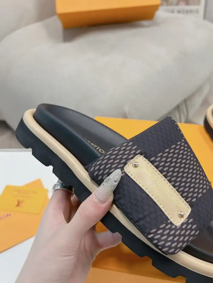 hype LV Slippers