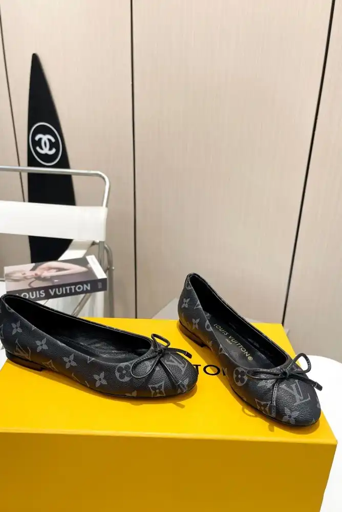 hype LV flat shoes