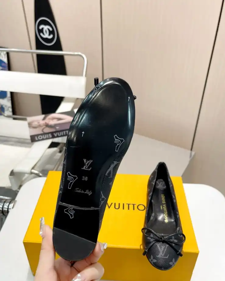 hype LV flat shoes