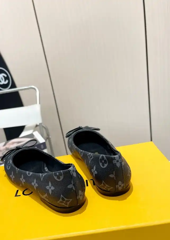 hype LV flat shoes