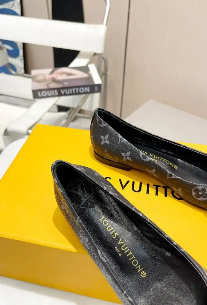 hype LV flat shoes