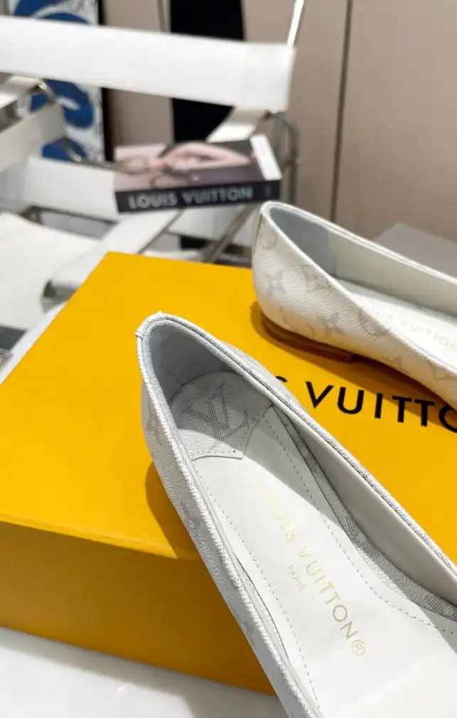 hype LV flat shoes