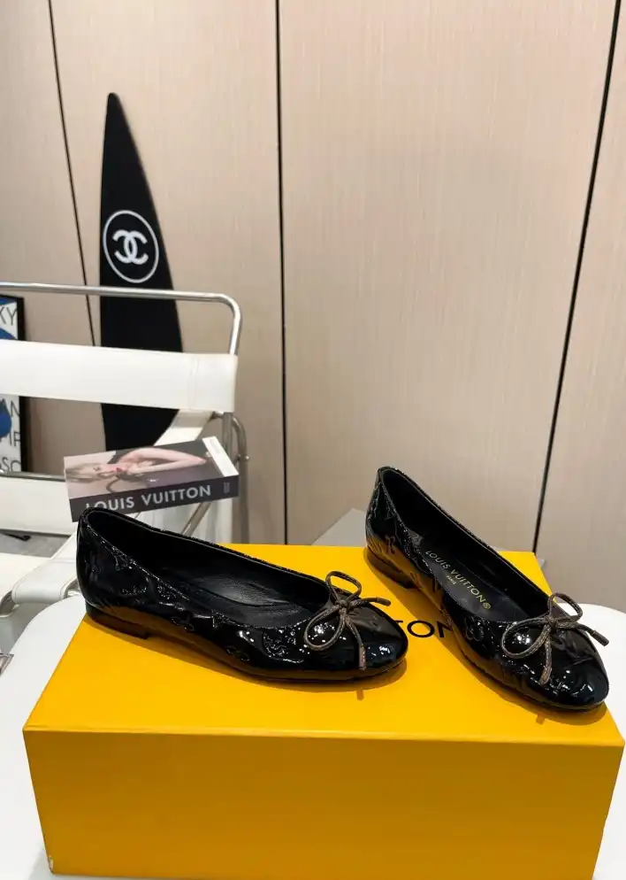 hype LV flat shoes