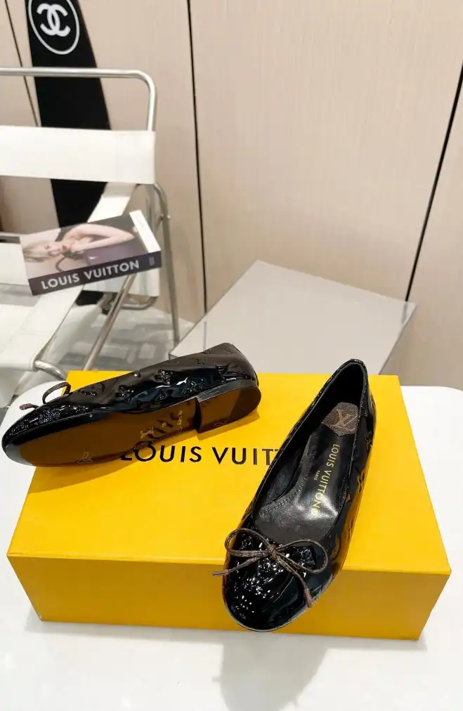 hype LV flat shoes