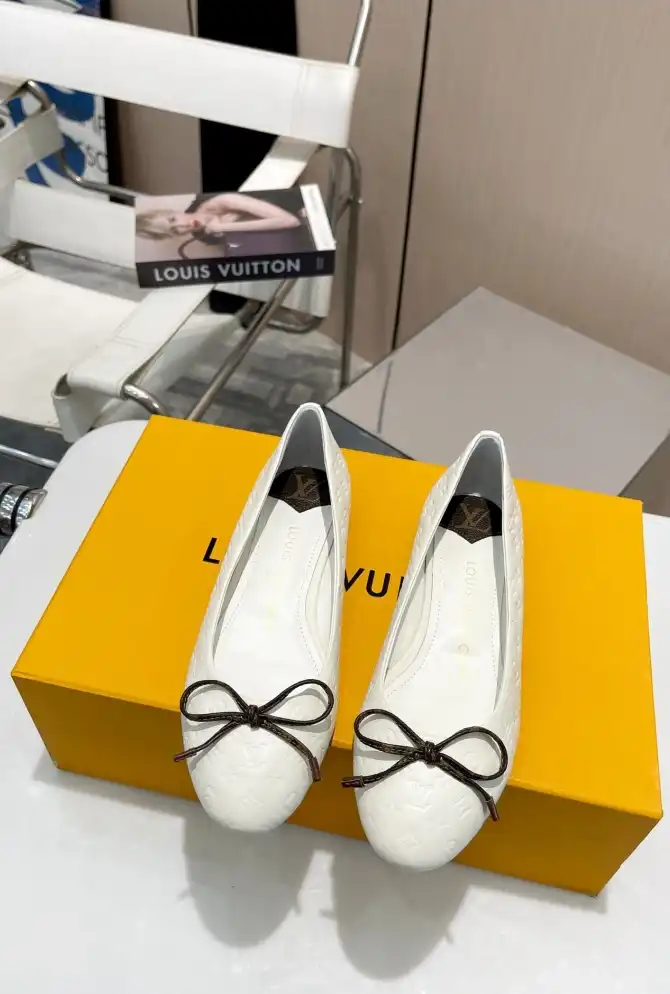 hype LV flat shoes