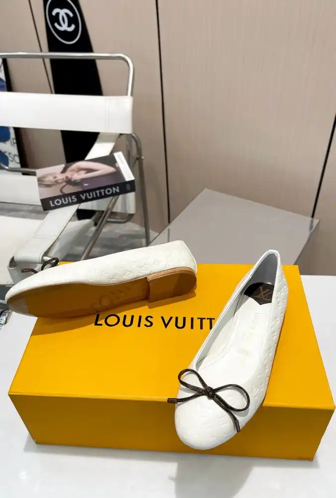 hype LV flat shoes