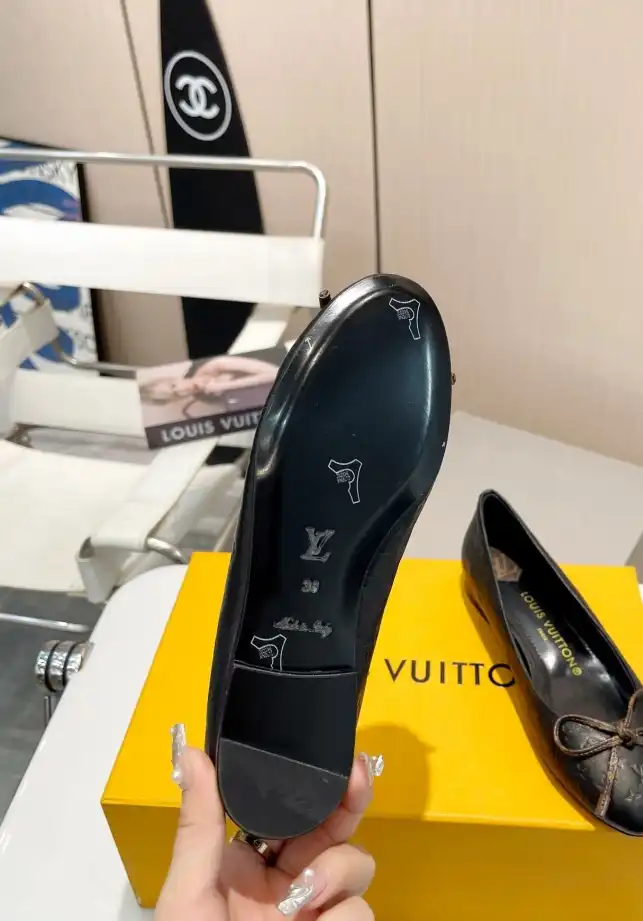 hype LV flat shoes