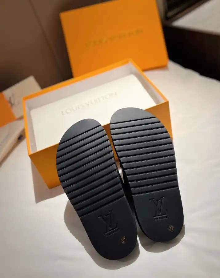 hype LV Slippers