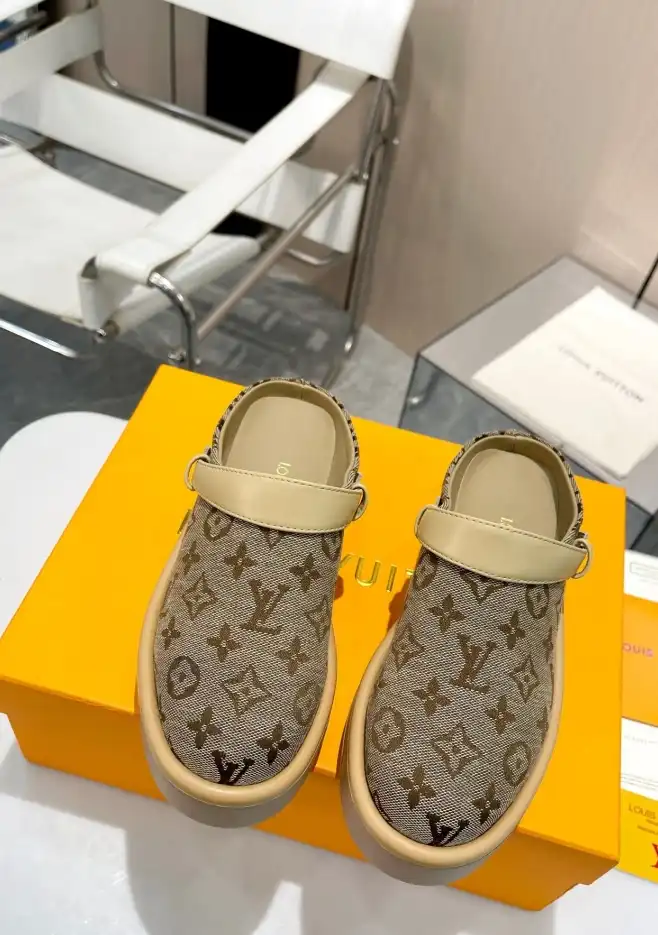 hype LV Slippers