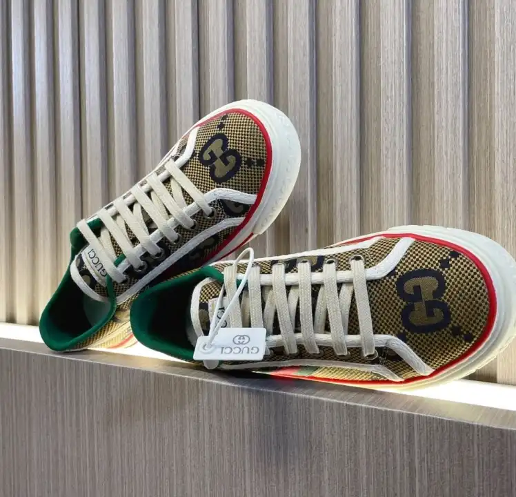 hype Gucci Sneakers