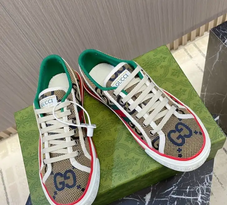 hype Gucci Sneakers