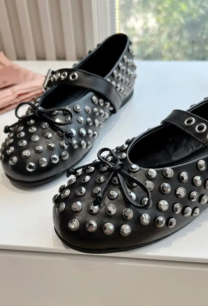 hype Miu Miu flat shoes