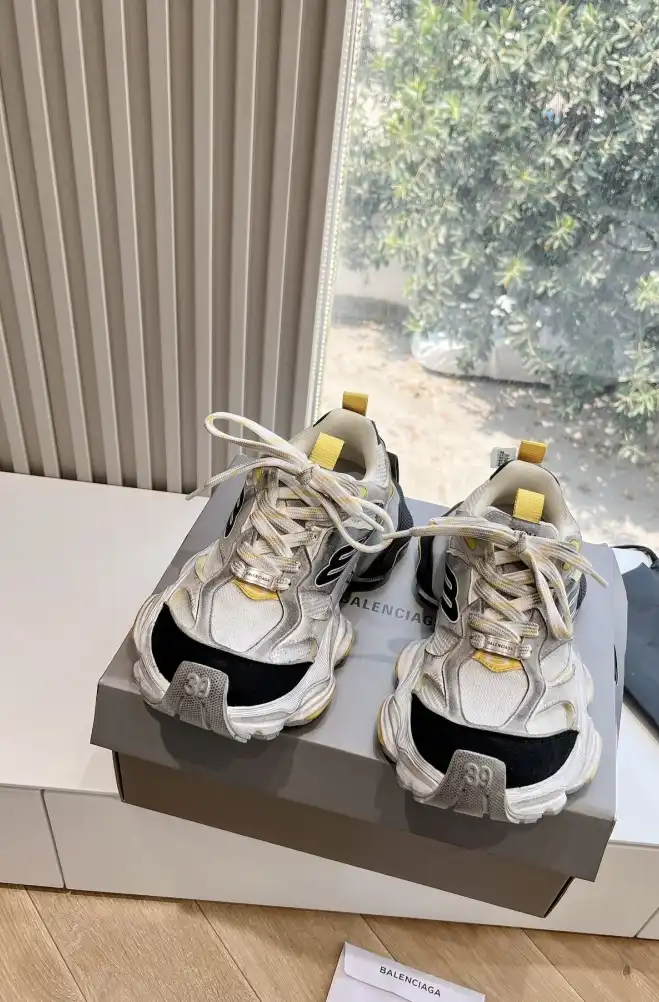 hype Balenciaga Sneakers