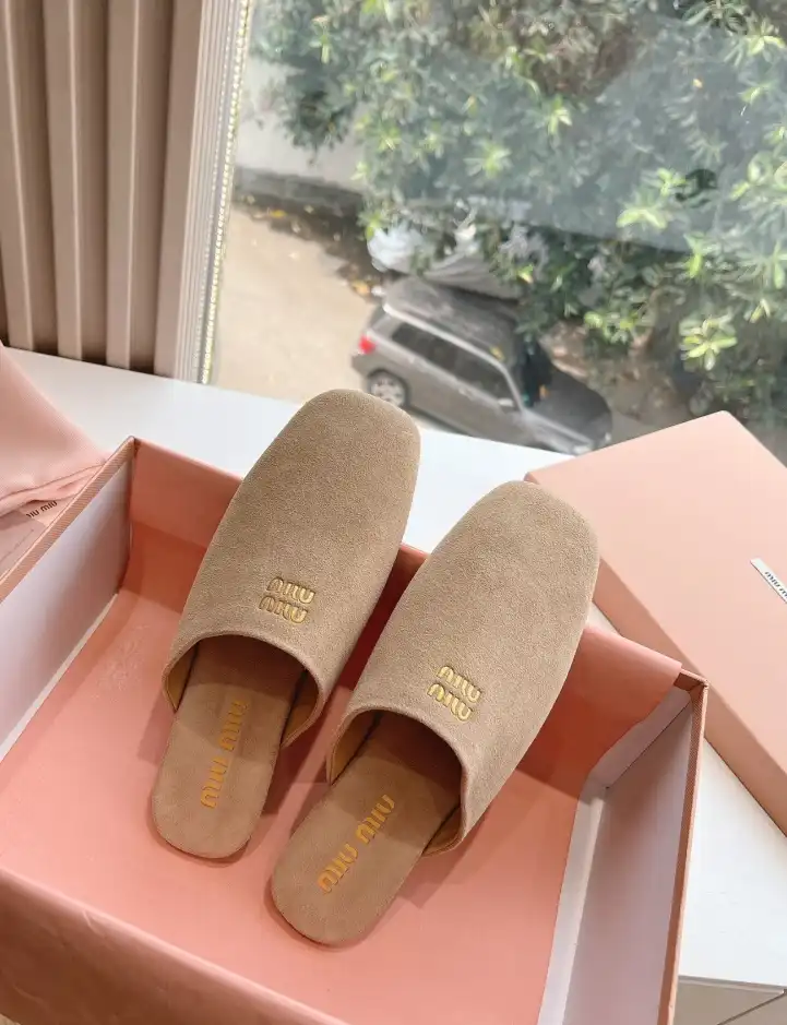 hype Miu Miu Slippers