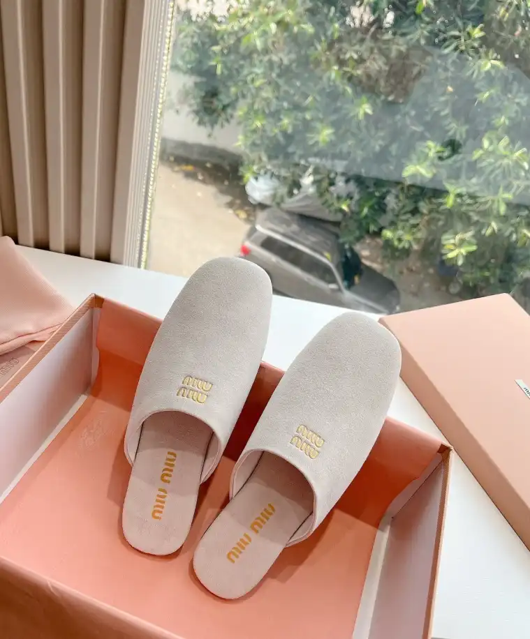 hype Miu Miu Slippers