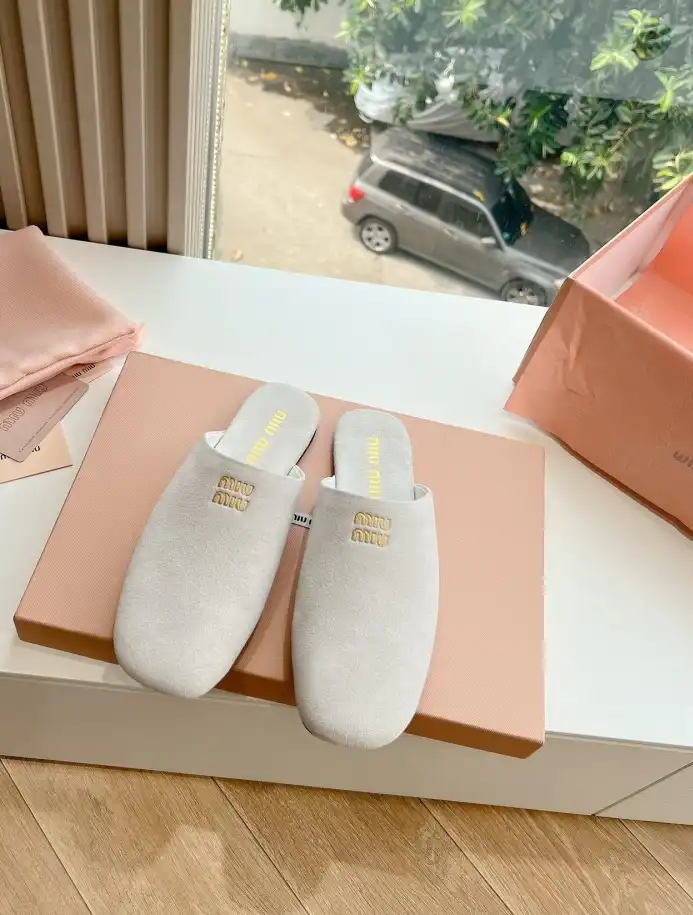 hype Miu Miu Slippers