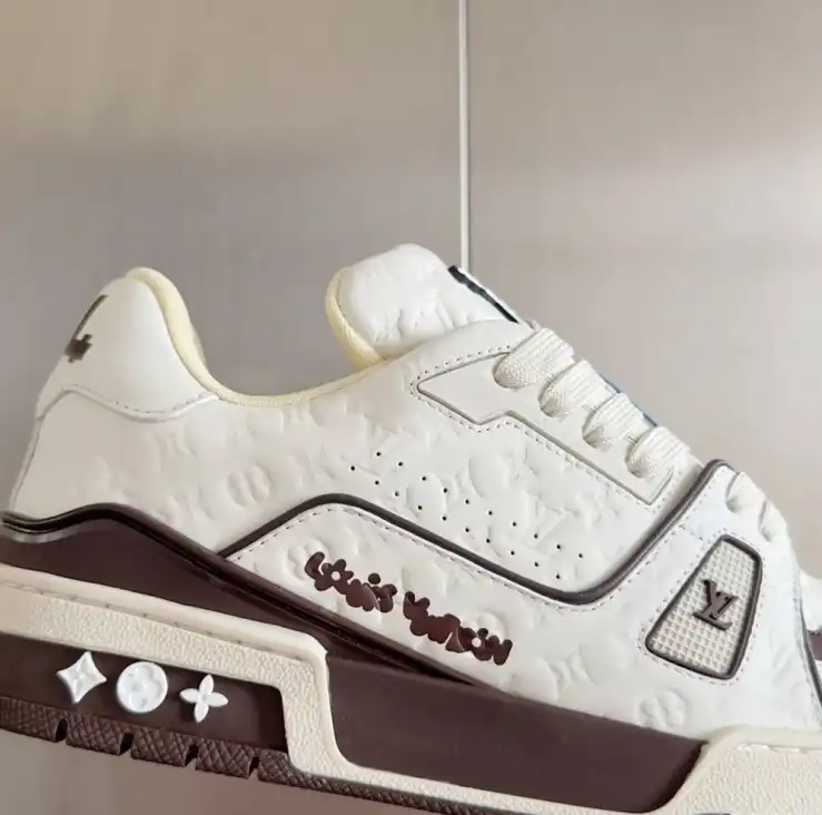 hype Louis Vuitton Sneakers