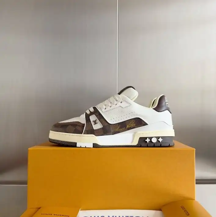 hype Louis Vuitton Sneakers