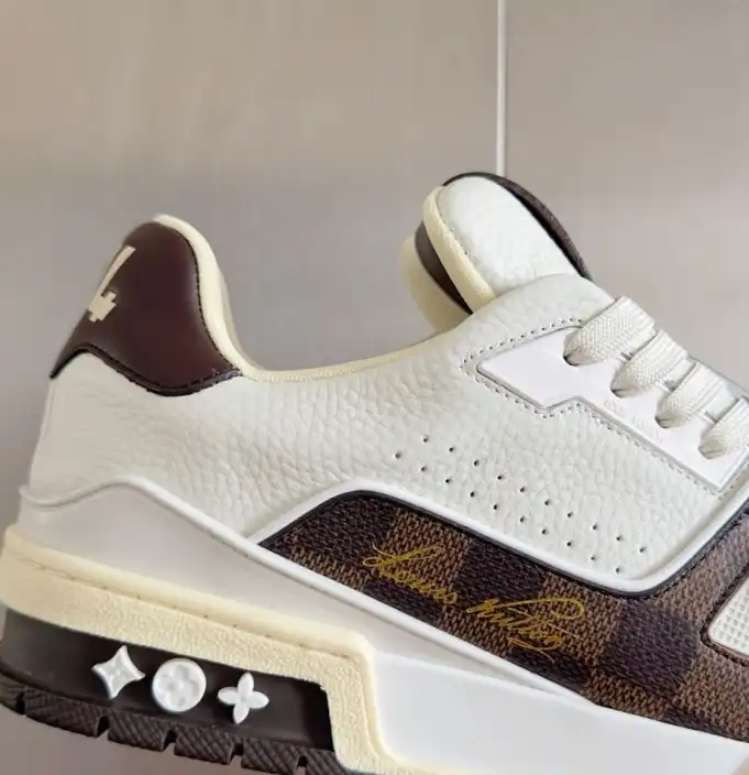 hype Louis Vuitton Sneakers