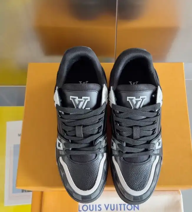 hype Louis Vuitton Sneakers