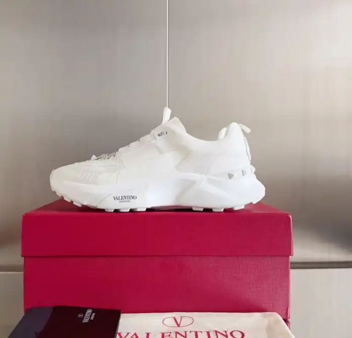 hype Valentino Sneakers