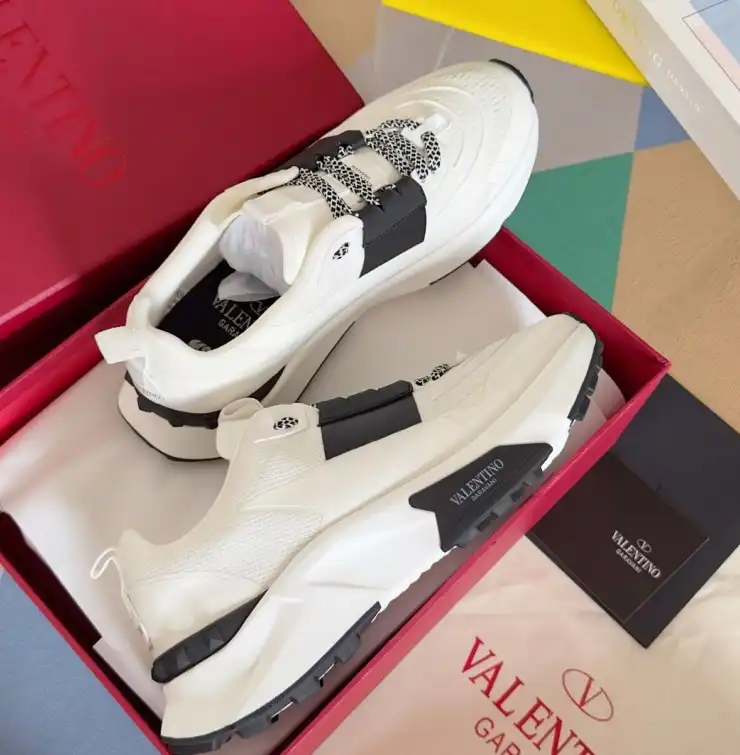 hype Valentino Sneakers