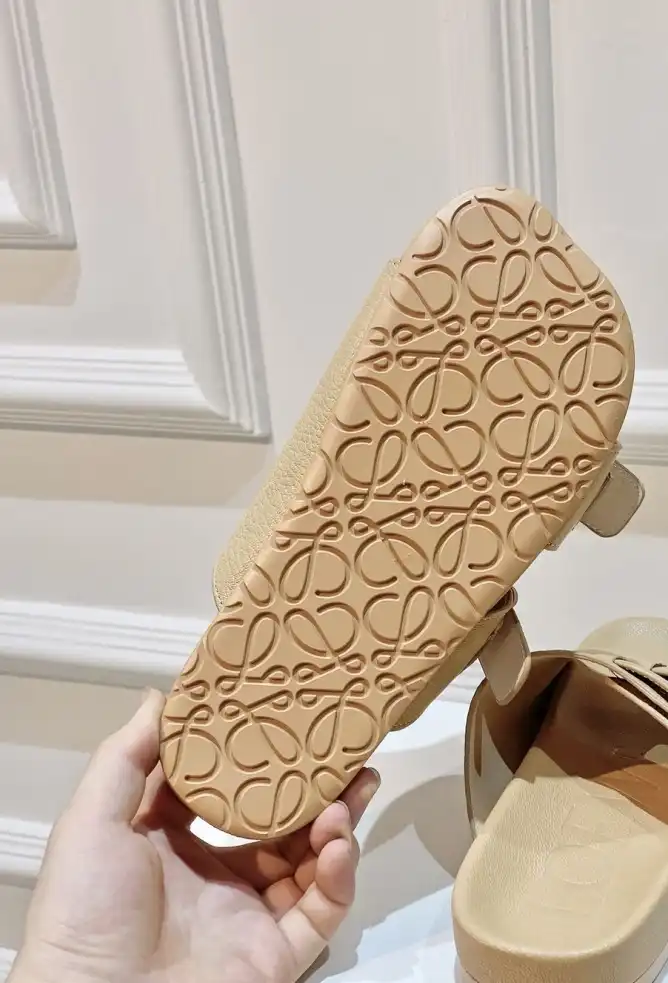 hype Loewe Slippers