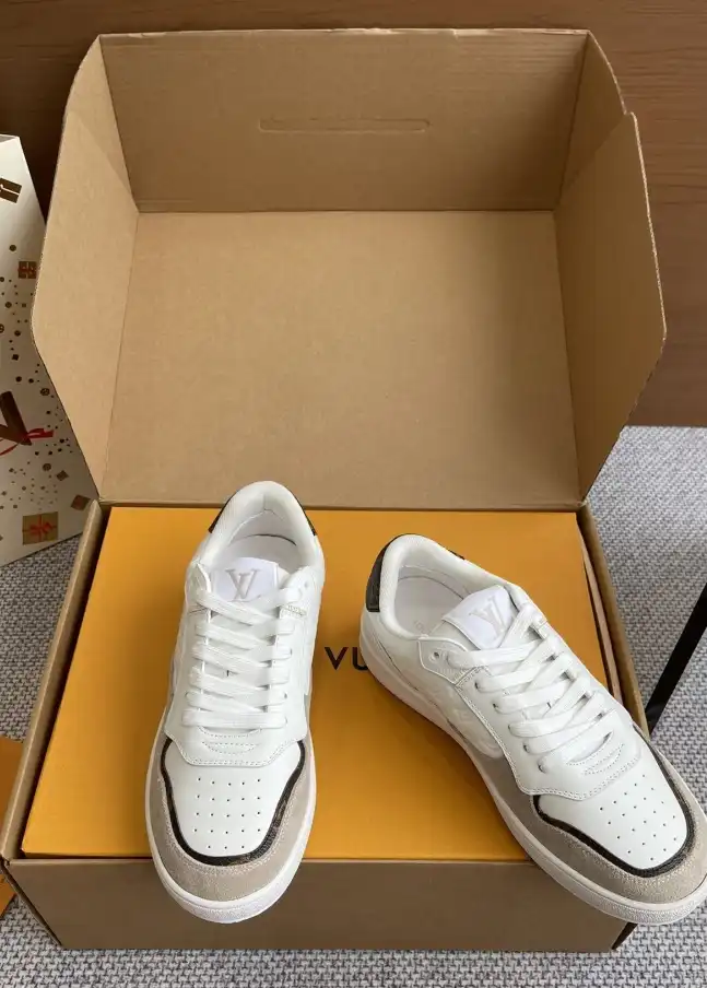 hype Louis Vuitton Sneakers