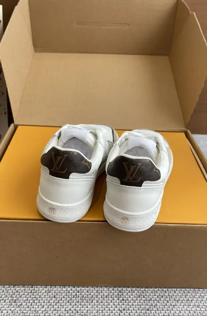 hype Louis Vuitton Sneakers