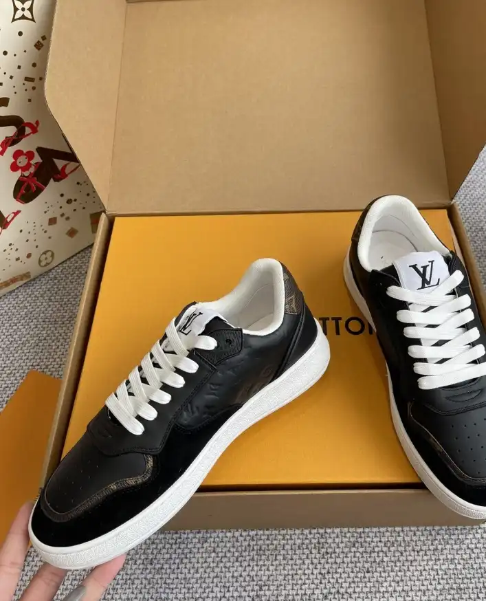 hype Louis Vuitton Sneakers