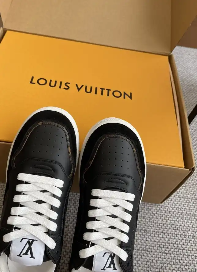 hype Louis Vuitton Sneakers