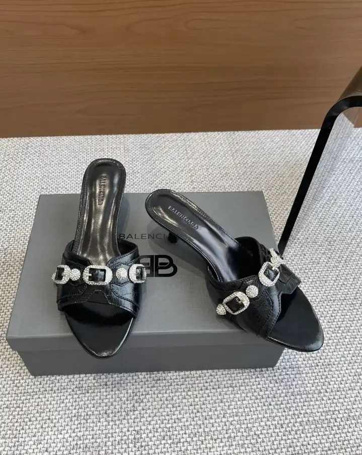 hype Balenciaga Slippers