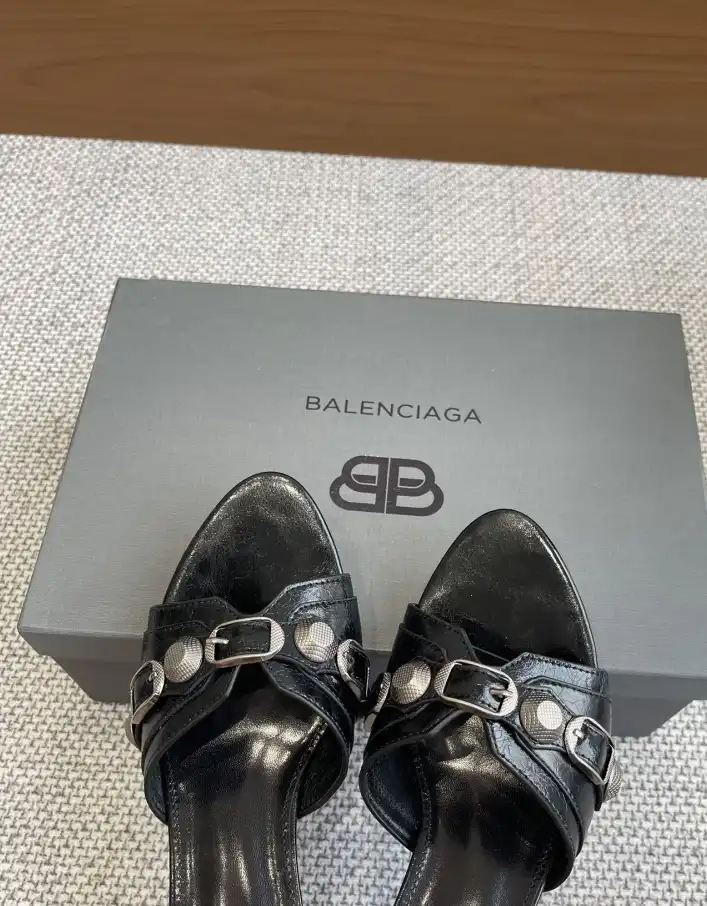 hype Balenciaga Slippers