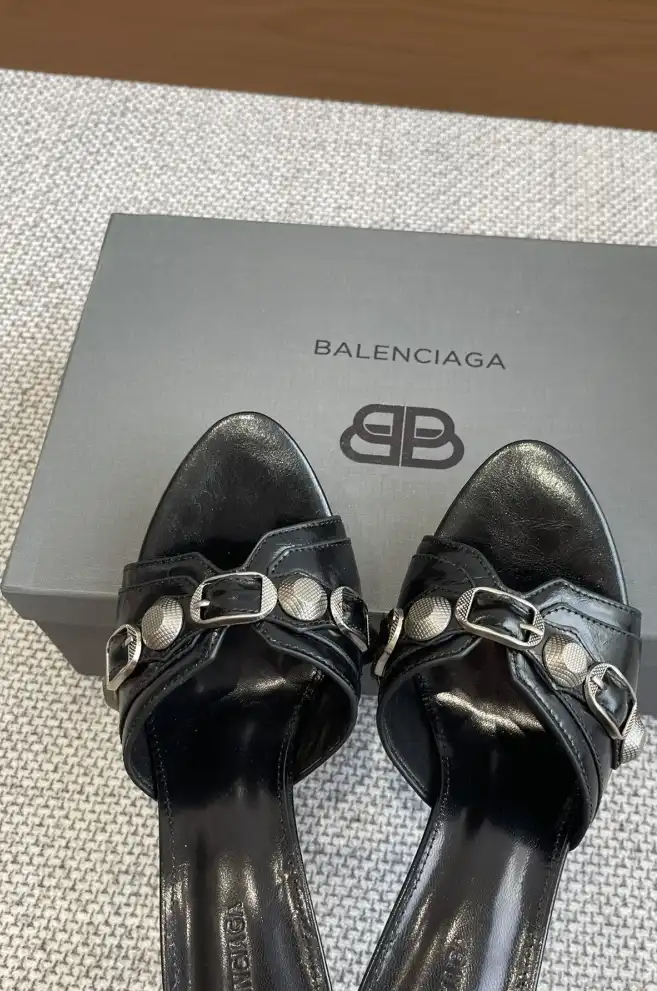 hype Balenciaga Slippers