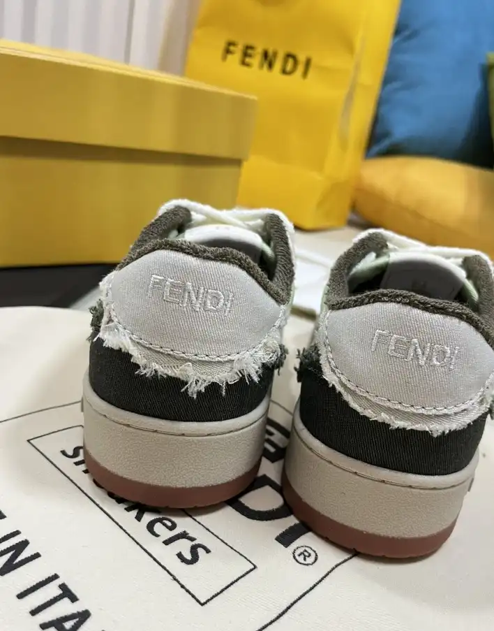 hype Louis Vuitton Sneakers