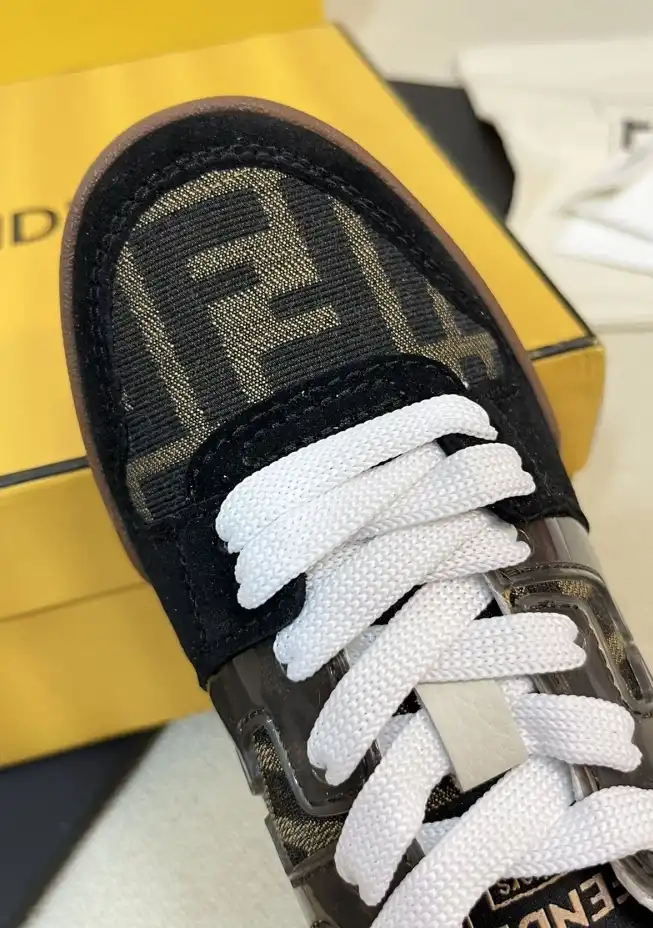 hype Louis Vuitton Sneakers