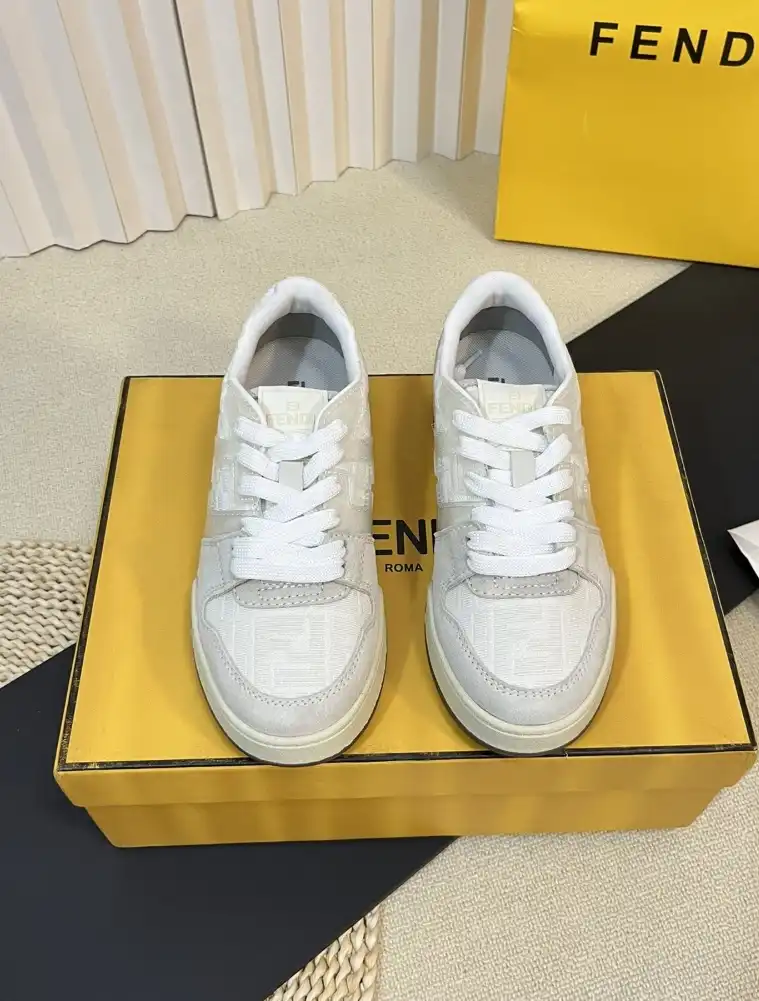 hype Louis Vuitton Sneakers