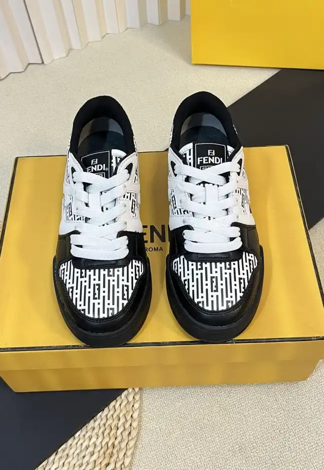 hype Louis Vuitton Sneakers