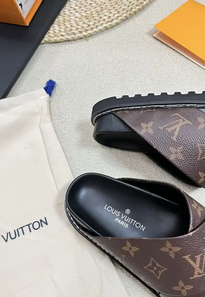 hype LV Slippers