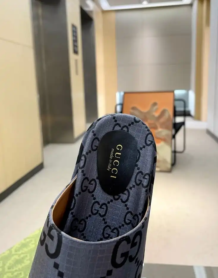 hype Gucci Slippers