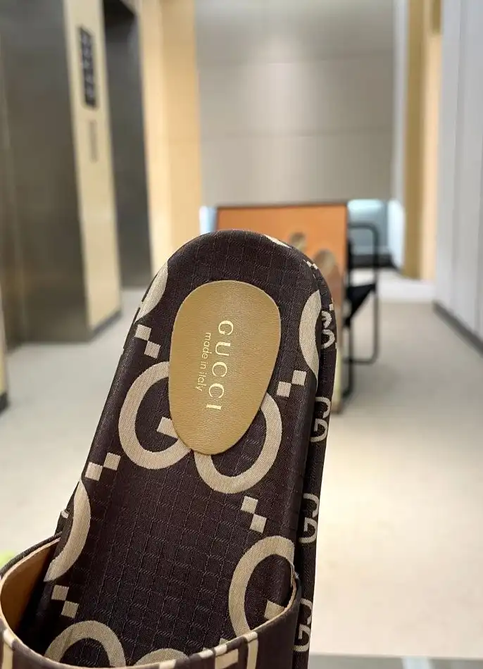 hype Gucci Slippers