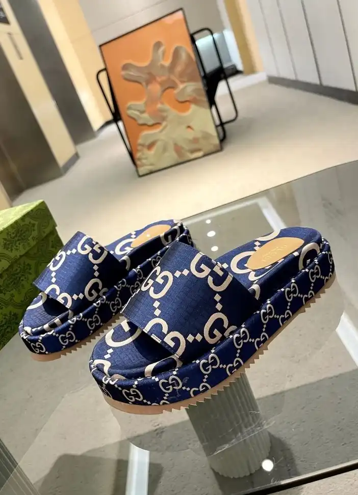 hype Gucci Slippers