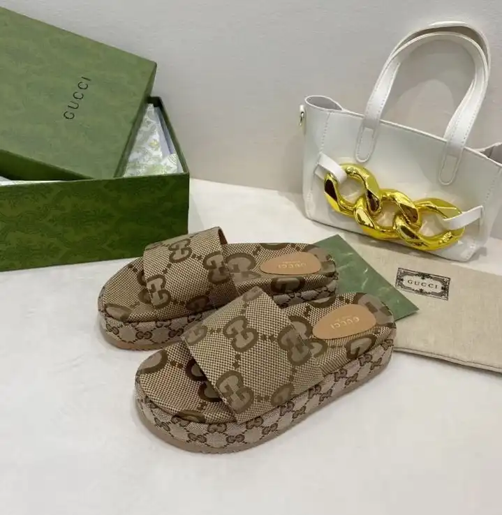 hype Gucci Slippers