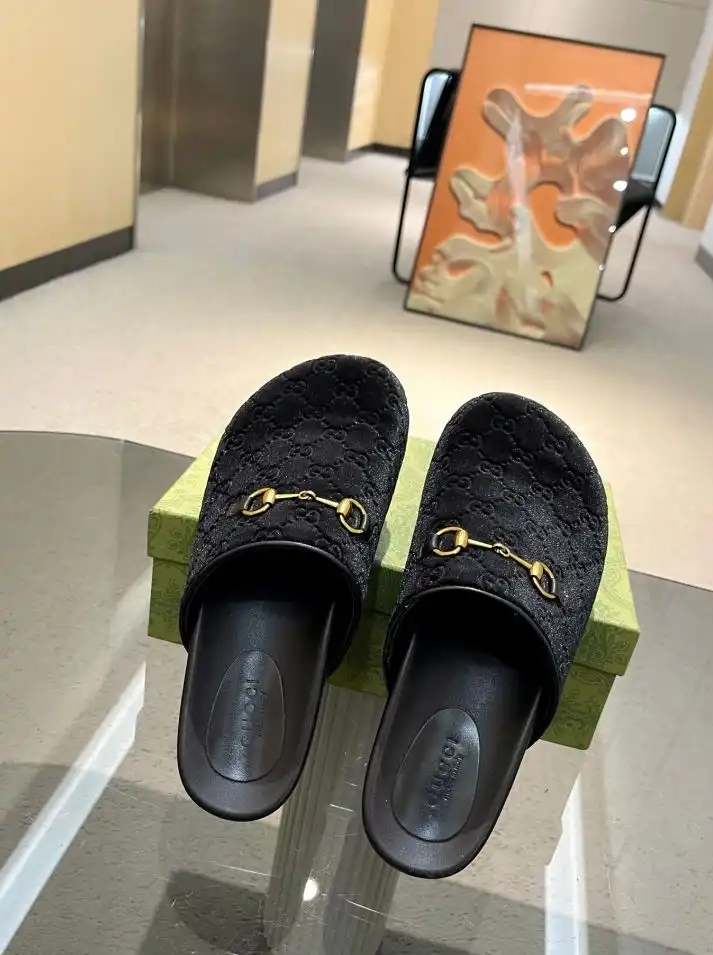 hype Gucci Slippers