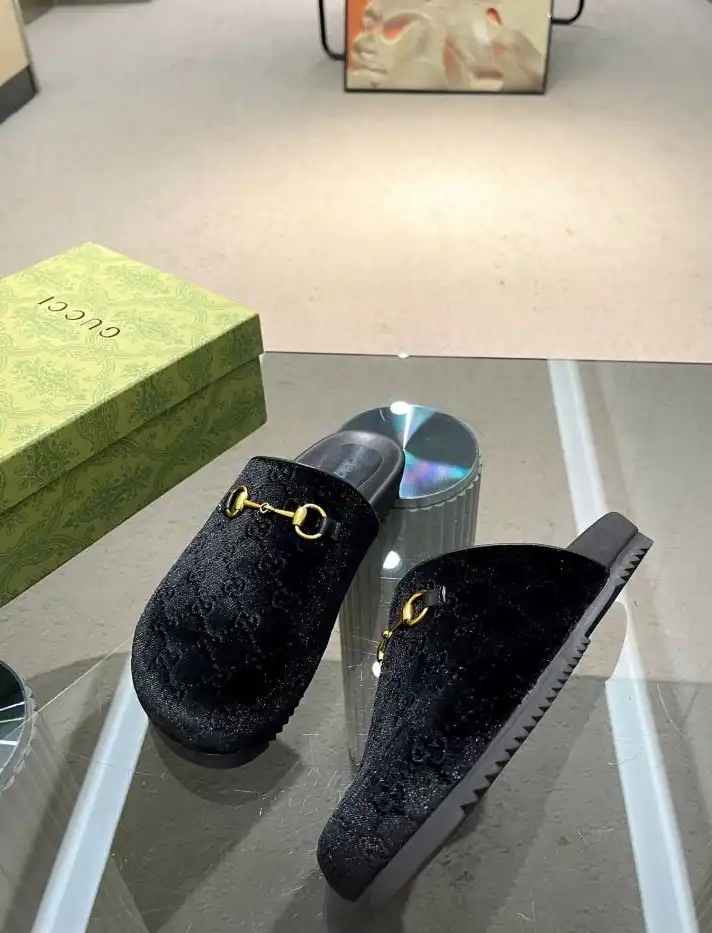 hype Gucci Slippers